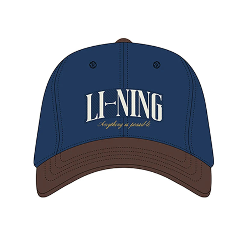 Casquette Li-Ning bleu marine à visière marron, logo LI-NING écru brodé, vue de face en illustration
