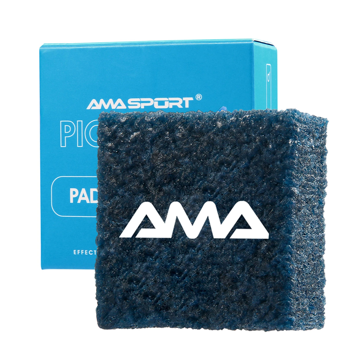 Gomme de nettoyage AMASPORT bleu marine au logo AMA blanc, présentée devant sa boîte bleu turquoise
