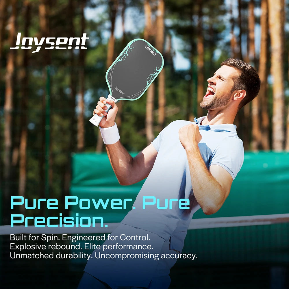 Joueur de pickleball avec une raquette Joysent T700 NeoFoam
