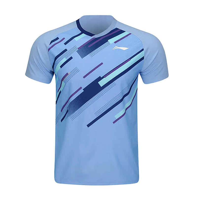 Maillot de pickleball Li-Ning Pro bleu ciel vu de face, bandes graphiques bleu marine, violettes et turquoise